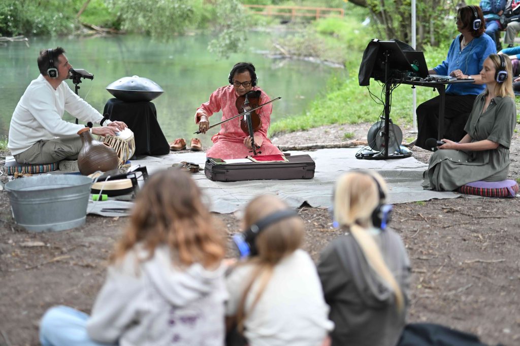 Inauguration Fête de la Nature au Bois de Finges avec Le Chant des Lieux ©Jérôme Klotz